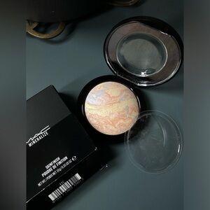 Mac lightscapade highlighter Extra dimension makeup holiday beauty lightscapade